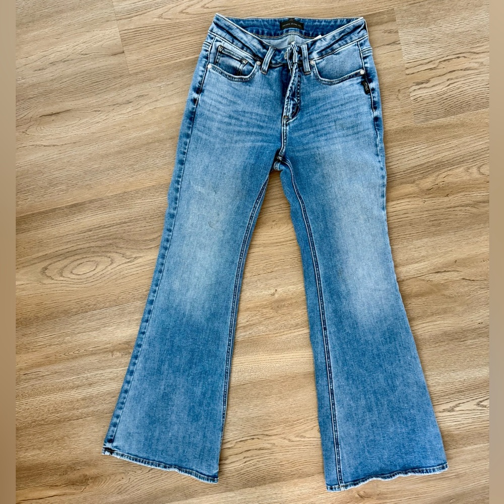 Silver Jeans Light Blue Flare Jeans - Picture 1 of 3